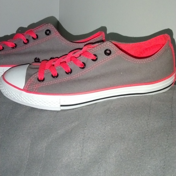 Converse - Picture 3 of 10